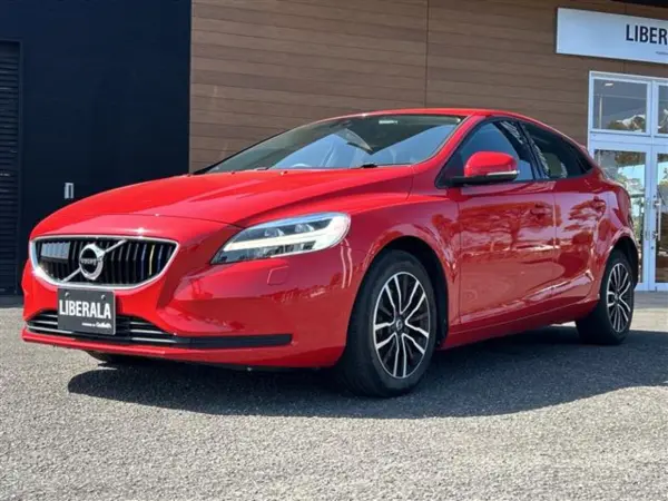 2019 Volvo V40 — photo 2