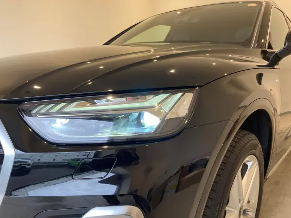 Audi Q5 40 TDI Quattro S Line Diesel Turbo 4WD Semi-Leather Seats Seat Heater Genuine Navi Smart Key Push Start High Beam Assist Parking Aid Rear Cross Traffic Assist Proximity Warning Traffic Jam Assist Active Lane Assist (Mythos Black Metallic) — photo 9