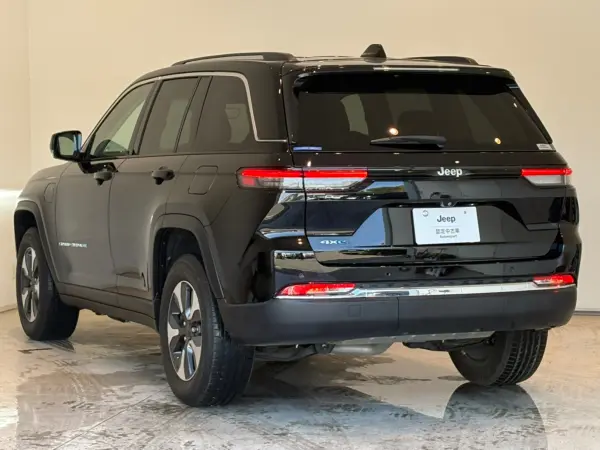 2023 Jeep Grand Cherokee — photo 3
