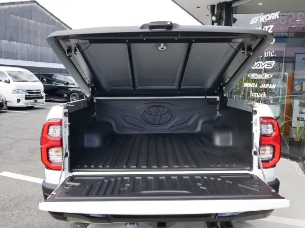 Toyota Hilux 2.4 Z GR Sport Diesel Turbo 4WD with Rowen Aero Full Kit, AGWheels KSM05 20x10.0J, SPORTLID V Tonneau Cover, Alpine Mirror-Type Dashcam, Factory Tire/Wheel Included, Rear Diff Lock (Super White II) — photo 8