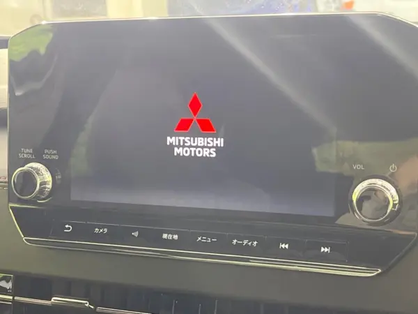 2022 Mitsubishi Outlander — photo 3
