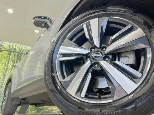 Nissan X-Trail 1.5 G e-4ORCE 4WD Non-Smoking Car Panoramic Roof Genuine 12-inch Navi 360 Camera BOSE Sound ProPilot Electric Rear Seat Heater Power Seat Synthetic Leather Seat HUD Wireless Charger 100V Power Outlet Sunshade Anti-Theft System (Stealth Gray (P)/Super Black 2) — photo 9