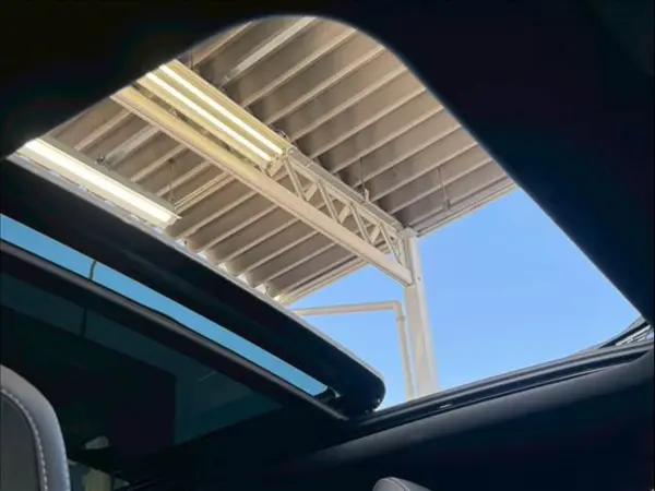 2023 Peugeot 5008 — photo 2