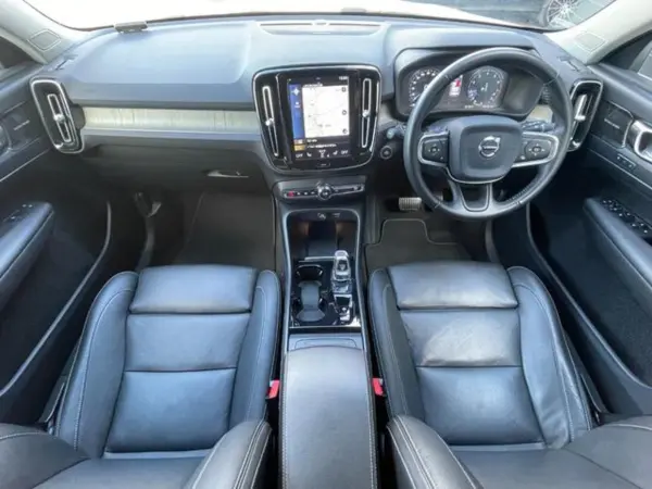 2019 Volvo Xc40 — photo 2