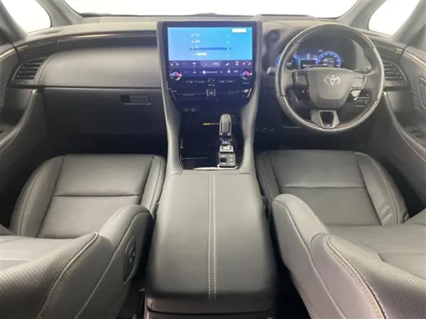 2024 Toyota Alphard — photo 2