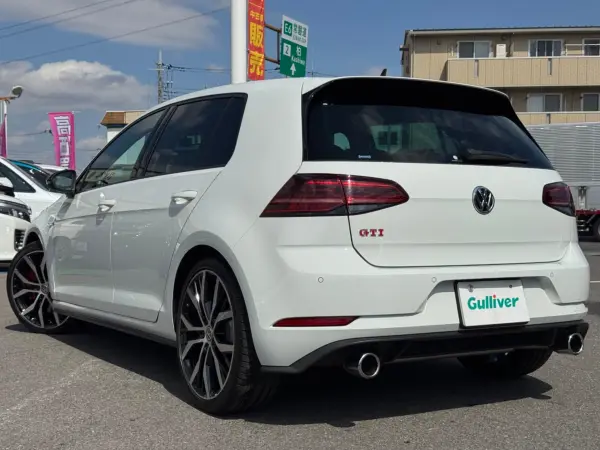 2019 Volkswagen Golf — photo 3