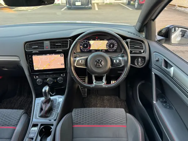 Volkswagen Golf GTI Performance — photo 8