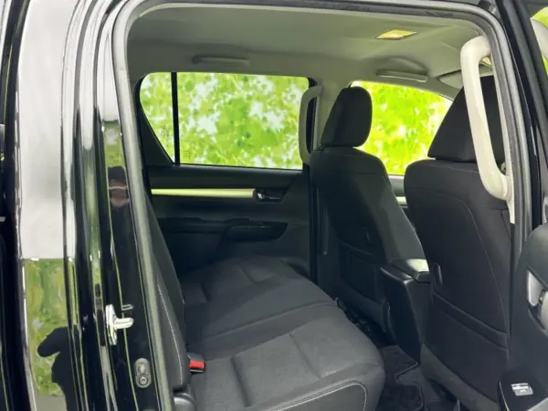 Toyota Hilux 2.4 Z Diesel Turbo 4WD — photo 8