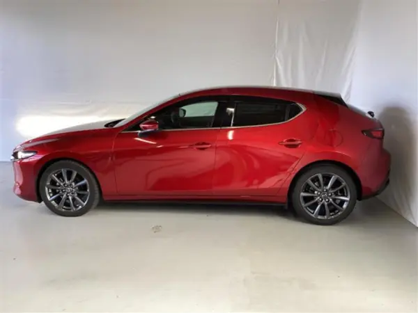 2020 Mazda 3 Fastback — photo 2