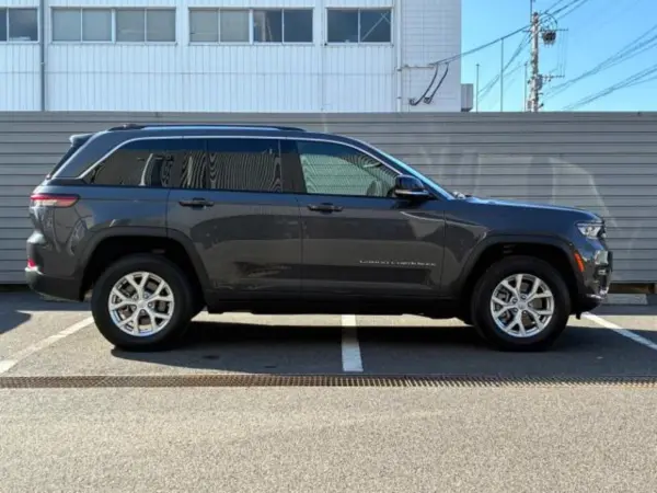 2025 Jeep Grand Cherokee — photo 3 | Tuminion Kenya