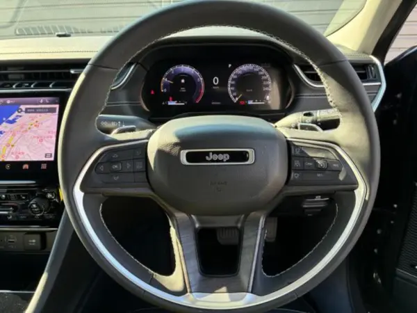 2025 Jeep Grand Cherokee — photo 8 | Tuminion Kenya