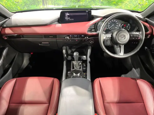 2025 Mazda 3 Fastback — photo 2