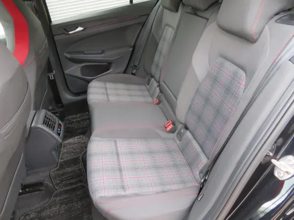 2022 Volkswagen Golf — photo 3