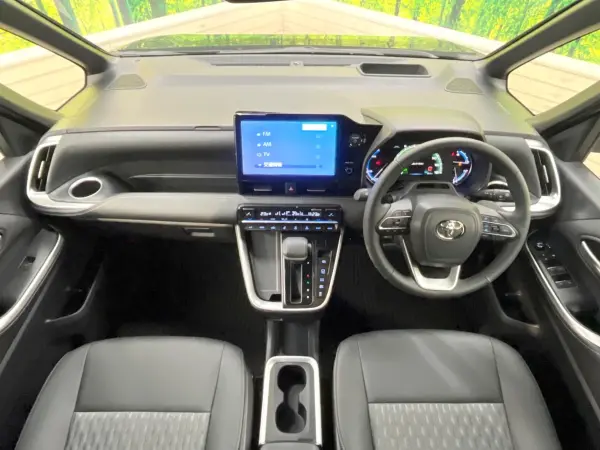 2025 Toyota Noah — photo 2