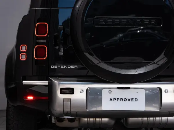 Land Rover Defender 110 S 3.0L D300 Diesel Turbo 4WD — photo 7