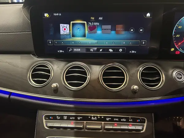 Mercedes-Benz E-Class Wagon E300 Sport Exclusive P — photo 9