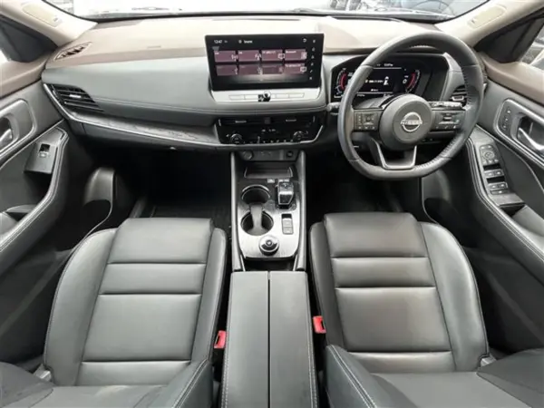 2022 Nissan Xtrail — photo 2