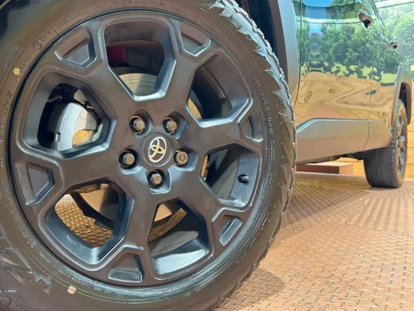 Toyota RAV4 2.0 Adventure Off-Road Package II 4WD Non-Smoking Car Genuine 10.5-inch Display Surround Camera Radar Cruise Digital Inner Mirror Seat Air Conditioning Power Seat Blind Spot Monitor Roof Rail Power Rear Gate LED Headlights ETC (Attitude Black Mica) — photo 9