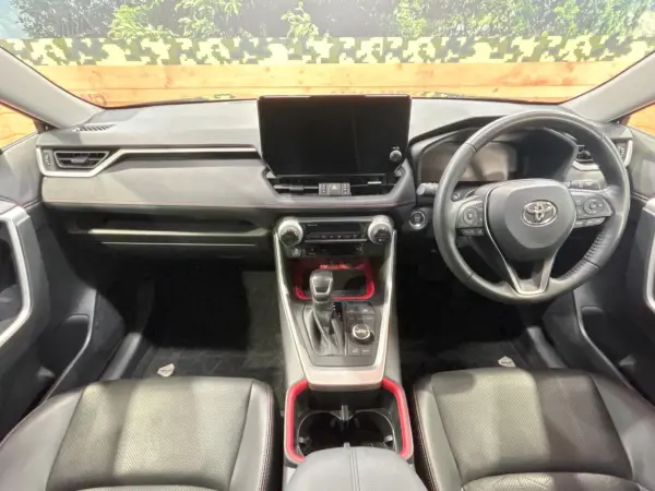 2024 Toyota  Rav4 — photo 2