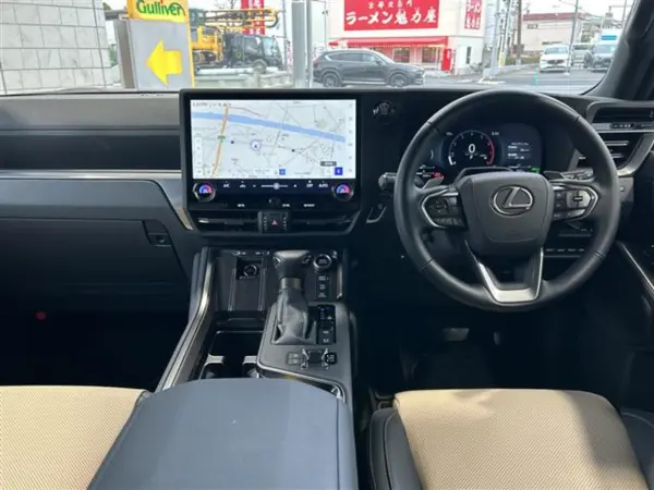 2025 Lexus Gx — photo 2