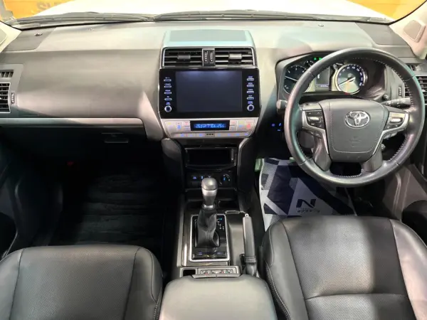 2021 Toyota Landcruiser Prado — photo 2