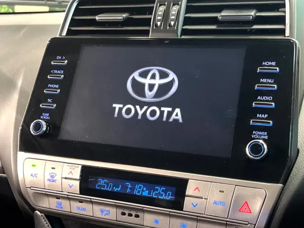 Toyota Land Cruiser Prado 2.8 TX L Package Black Edition Diesel Turbo 4WD Sunroof Factory Navigation Panoramic View Monitor Radar Cruise Control Blind Spot Monitor Genuine 18-inch Alloy Seats Ventilation Bluetooth Full-Seg (White Pearl Crystal Shine) — photo 7