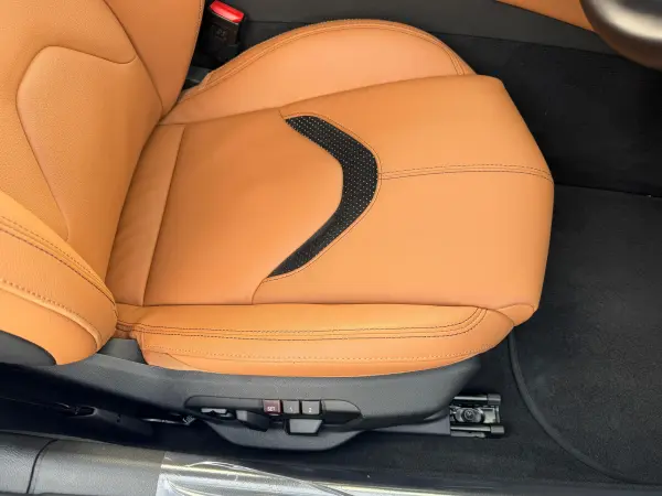 Toyota Supra 3.0 RZ Genuine Leather Tan Leather Seats JBL Sound Head-Up Display Carbon Interior Panel 19-inch Alloy Wheels (White Pearl) — photo 8