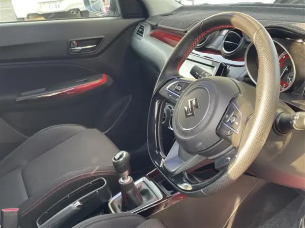 2020 Suzuki Swift — photo 3 | Tuminion Kenya