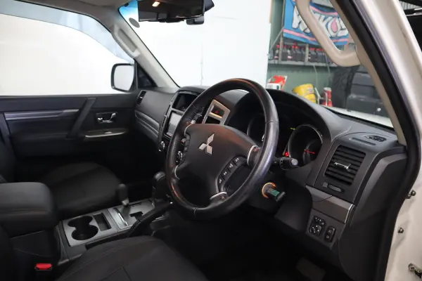 Mitsubishi Pajero 3.2 Long Final Edition Diesel Turbo 4WD — photo 7