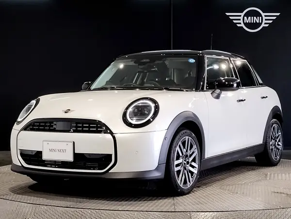 Mini Cooper C 5-Door DCT Demo Rental Up Classic Trim Seat Heater Steering Heater 17-inch AW Black Roof HDD Navigation Active Cruise Control Mirror ETC Comfort Access Intelligent Safety (Nanoq White)