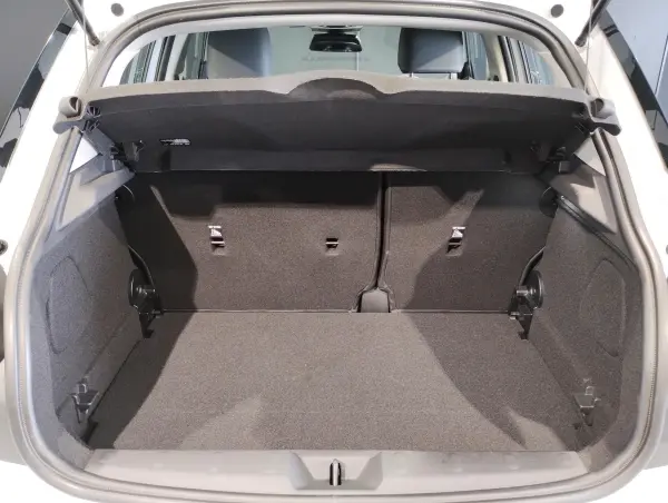 Mini Cooper C 5-Door DCT Demo Rental Up Classic Trim Seat Heater Steering Heater 17-inch AW Black Roof HDD Navigation Active Cruise Control Mirror ETC Comfort Access Intelligent Safety (Nanoq White) — photo 7