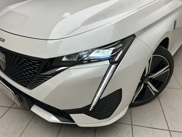 Peugeot 308GT Hybrid — photo 7