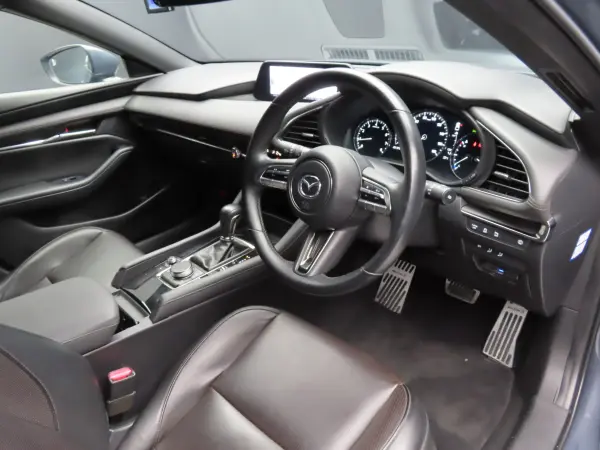 2020 Mazda 3 Fastback — photo 3