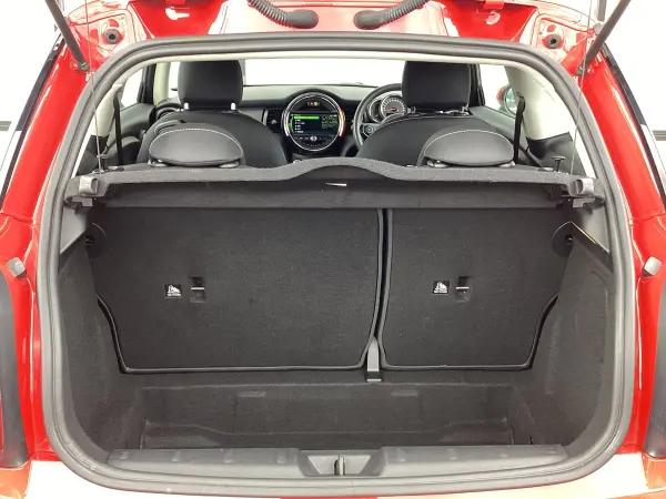 Mini Mini One 3-door DCT One Owner Victoria Chili Red Solid Roof Aftermarket Backup Camera Navigation — photo 8