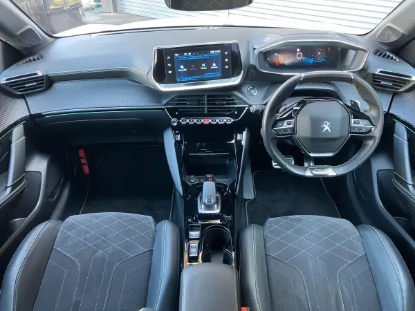 Peugeot 208 GT Certified Used Car Warranty/No Accident History/Non-Smoking/ETC/Non-Smoking/No Accident History/Active Cruise Control/LED Headlights/Front Seat Heaters/Blind Spot Monitor/Panoramic Glass Roof (Pearl White) — photo 7