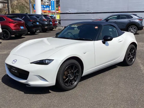 2022 Mazda Roadster — photo 3