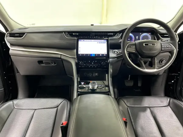 2023 Jeep Grand Cherokee — photo 2