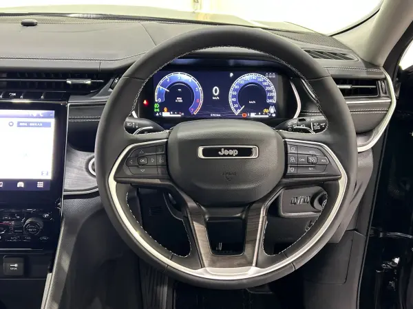 2023 Jeep Grand Cherokee — photo 3