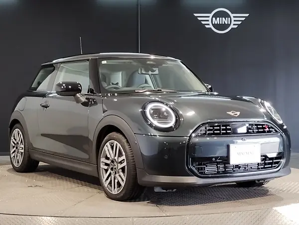 Mini Cooper S 3 Door DCT Classic Trim Surround View Monitor Active Cruise Control Adaptive LED Headlights Apple CarPlay Seat Heater Head-Up Display Mirror Type ETC Former Demo Rental (Legend Grey) — photo 7