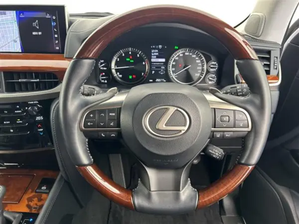2021 Lexus Lx — photo 2