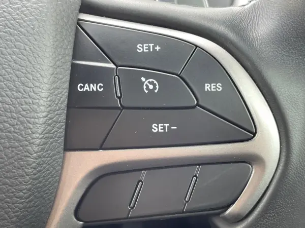 2019 Jeep Grand Cherokee — photo 3