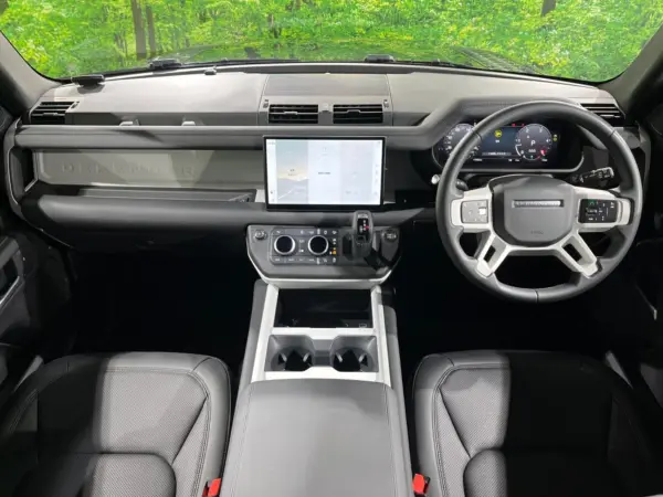 2025 Landrover Defender — photo 2