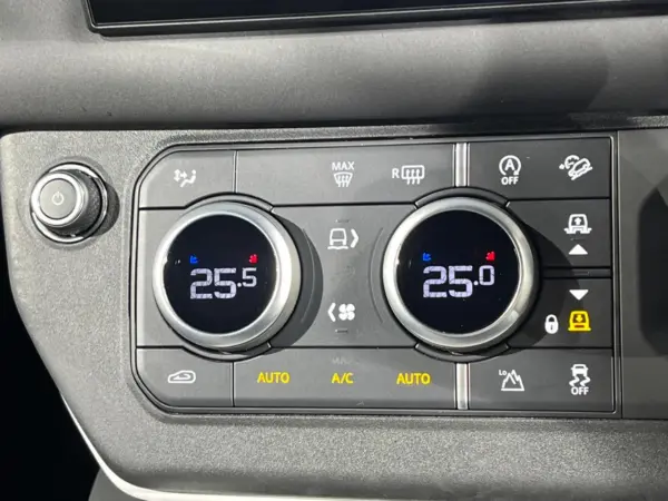 2025 Landrover Defender — photo 3