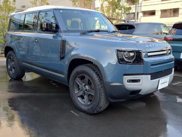 2021 Landrover Defender — photo 2