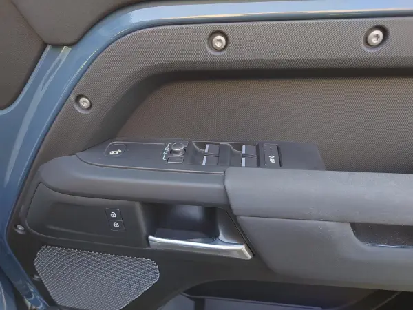 Land Rover Defender 110 2.0L P300 4WD Certified Used Car with Air Suspension, Contrast Roof, Front Seat Heaters, Premium LED Headlights, Digital Meter, Surround Camera, Apple CarPlay & Android Auto, ACC/LKA/BSM/RTM, 19-inch All-Weather Wheels (Tasman Blue) — photo 8