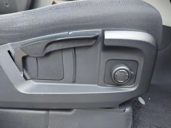 Land Rover Defender 110 2.0L P300 4WD Certified Used Car with Air Suspension, Contrast Roof, Front Seat Heaters, Premium LED Headlights, Digital Meter, Surround Camera, Apple CarPlay & Android Auto, ACC/LKA/BSM/RTM, 19-inch All-Weather Wheels (Tasman Blue) — photo 9