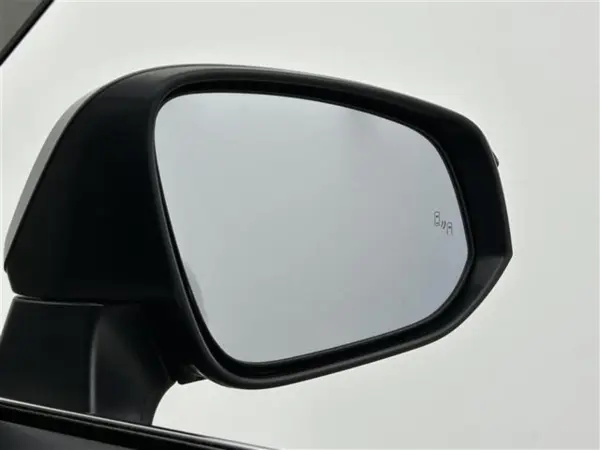 Toyota Harrier 2.0 Z Leather Package Panoramic Roof Navigation BSM HUD — photo 8