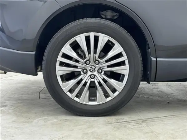 Toyota Harrier 2.0 Z Leather Package Panoramic Roof Navigation BSM HUD — photo 9