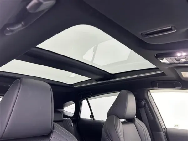 2021 Toyota Harrier — photo 3