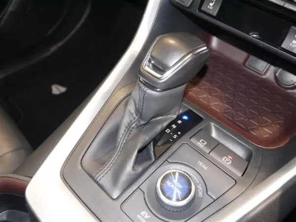 Toyota RAV4 2.5 Hybrid G E-Four 4WD — photo 9